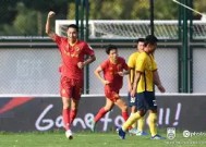 米乐体育娱乐-热火队年轻球员崭露头角，潜力无限