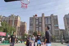 米乐M6体验-篮球明星对决精彩纷呈，胜者屹立巅峰之上！